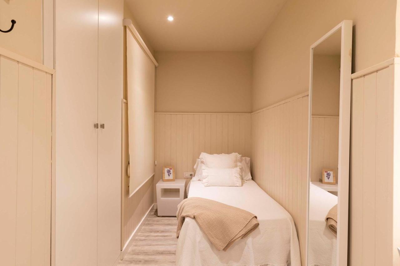 Chic Gran Via Apartment Барселона Экстерьер фото