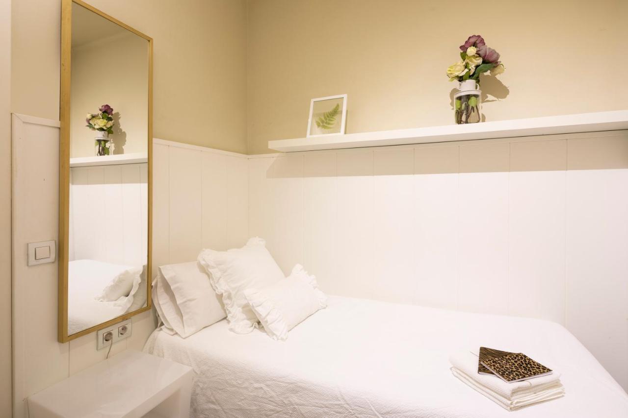 Chic Gran Via Apartment Барселона Экстерьер фото