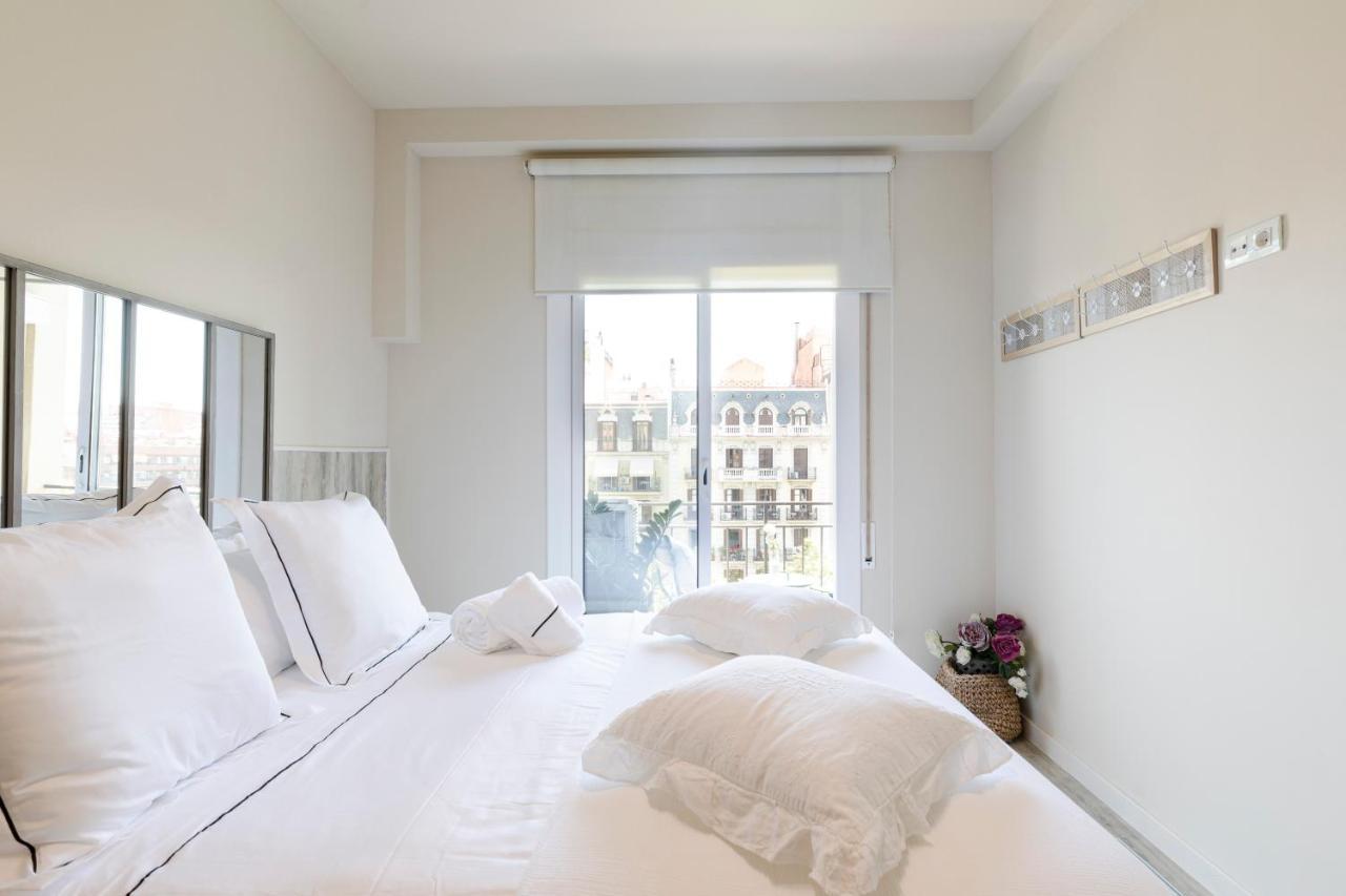 Chic Gran Via Apartment Барселона Экстерьер фото